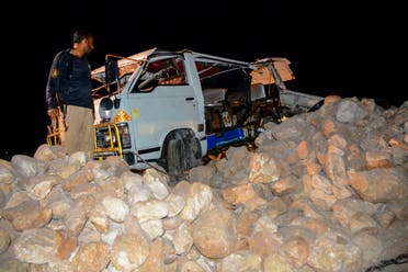 الشاحنة التي وقعت في الحفرة في مقاطعة السند بباكستان