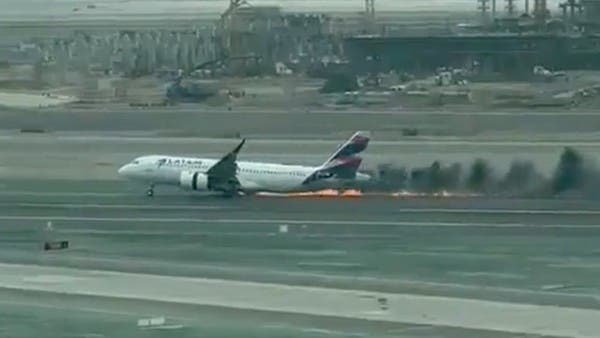 VIDEO: Avión de LATAM Airlines se estrella en aeropuerto de Perú, dos bomberos muertos