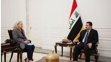 رئيس وزراء العراق محمد شياع السوداني والسفيرة الأميركية في بغداد