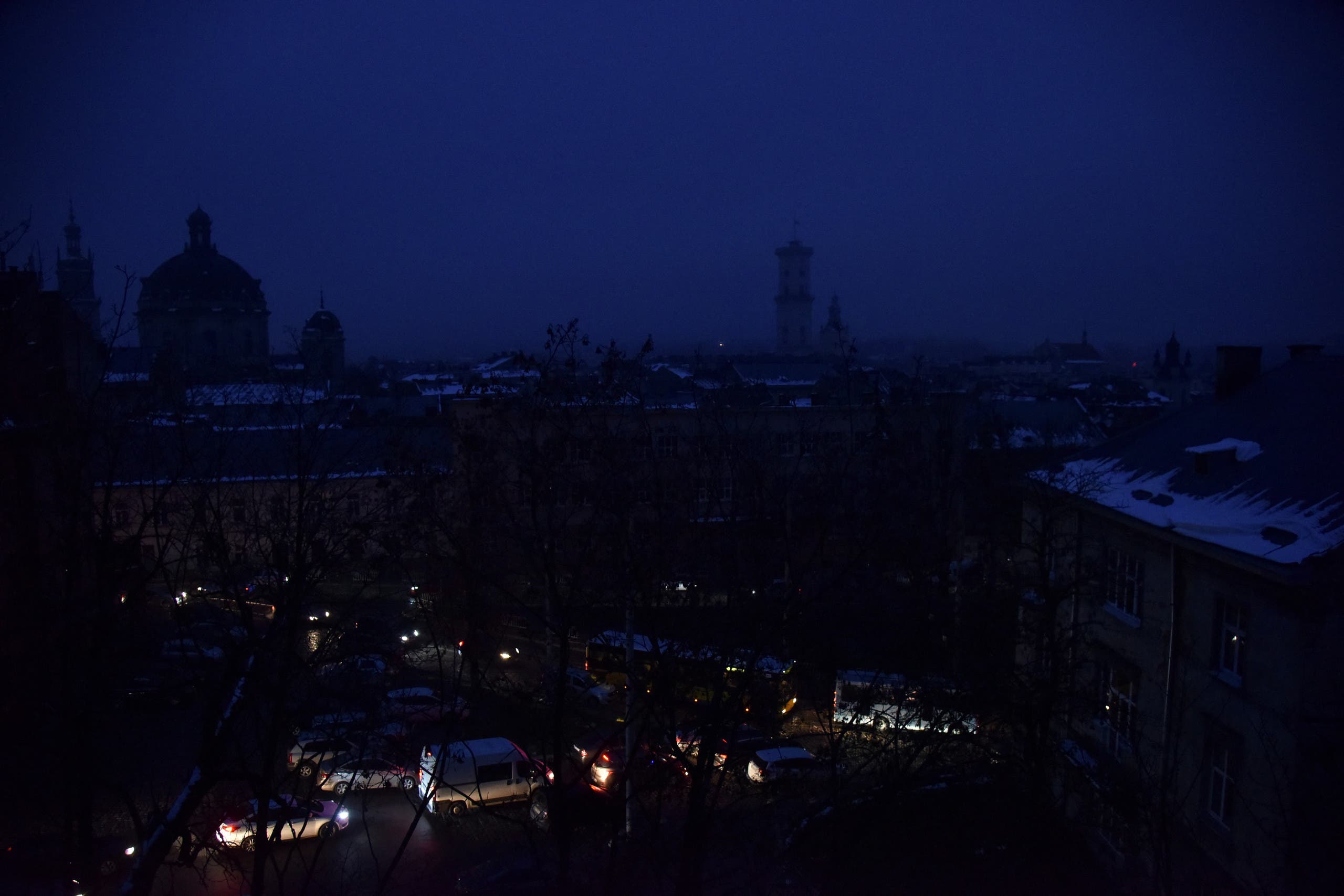 الظلام في لفيف اليوم بسبب قصف روسيا منشآت الطاقة
