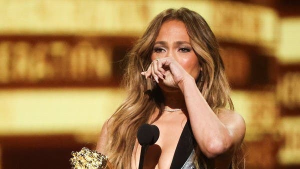 Jennifer Lopez deletes her history on “Instagram”.. What’s going on?