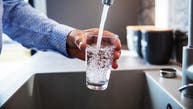 خدعونا بضرورة شرب 8 أكواب ماء يومياً.. دراسة علمية توضح