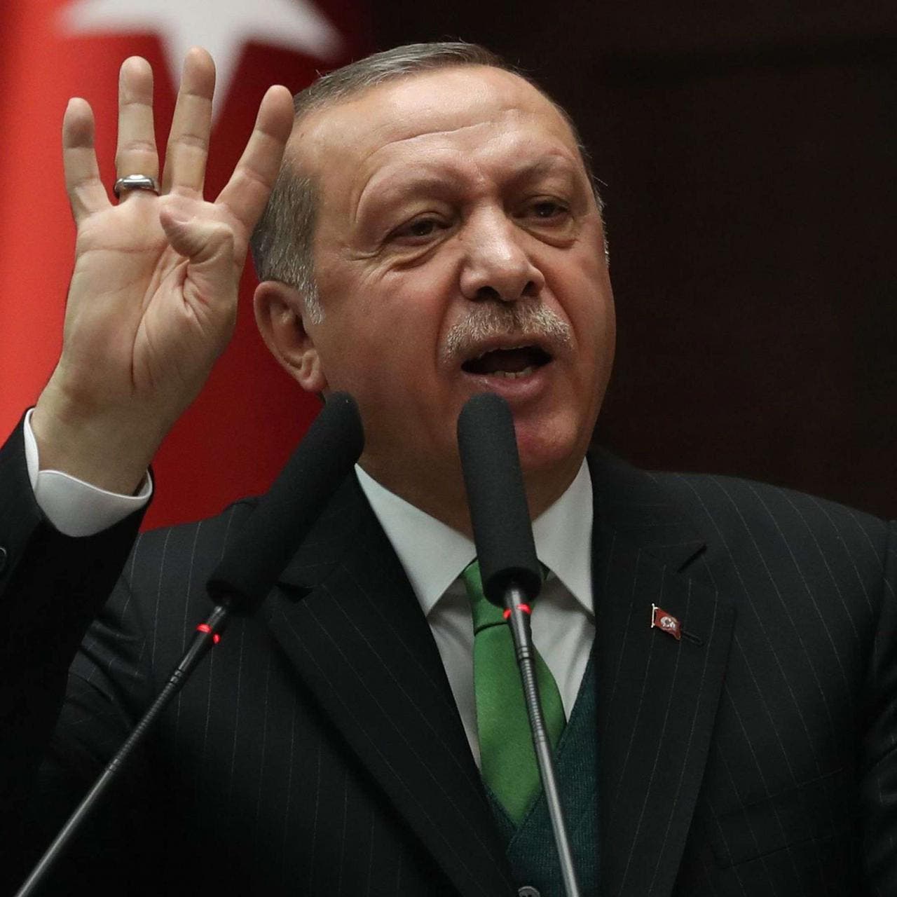 بعد المصافحة.. هل سيرفع أردوغان شعار رابعة مجددا؟