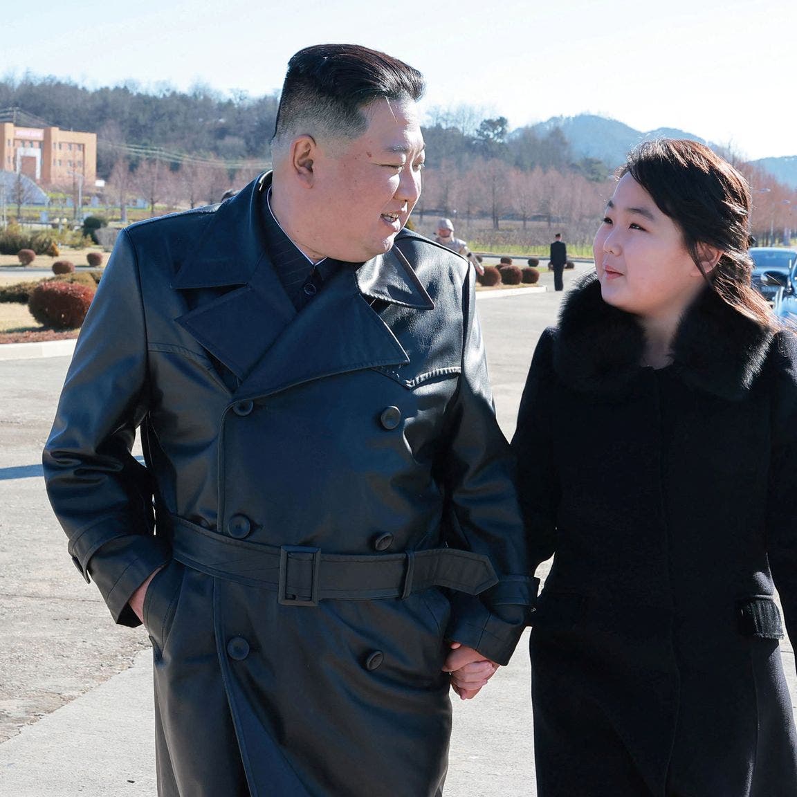 ظهور جديد لابنة زعيم كوريا الشمالية.. هل يجهزها لوراثته؟