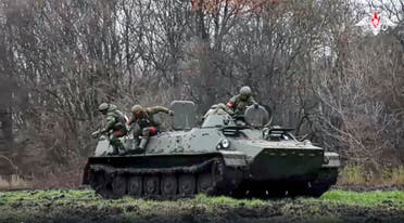 جنود روس من وحدة الحماية من الإشعاعات والأسلحة البيولوجية والكيمياوية في أوكرانيا