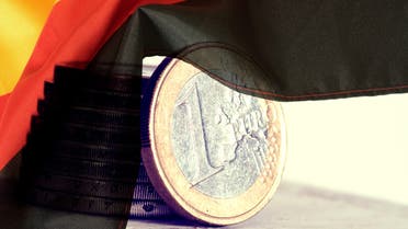 اليورو وعلم ألمانيا (تعبيرية - iStock)