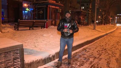 تساقط كثيف للثلوج على العاصمة الأوكرانية مع استمرار انقطاع الكهرباء