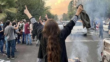 گزارش «گاردین» از شلیک عمدی ماموران به‌ صورت، چشم و اندام‌های جنسی زنان در ایران