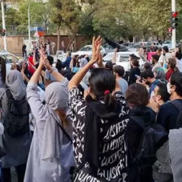 دعوات واسعة للإضراب والاحتجاج في أنحاء إيران اعتبارا من الاثنين 