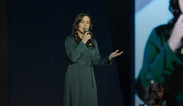 شاهد خالد الفيصل يتفاعل مع أغنية "لن أسلاكم" 2 ولاء