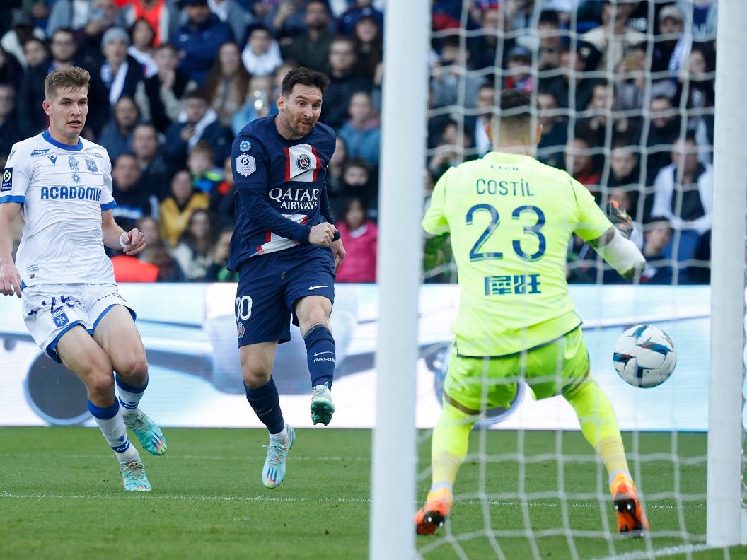 Lionel Messi agrees one-year extension with Paris Saint-Germain