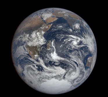صورة للكرة الأرضية من الفضاء