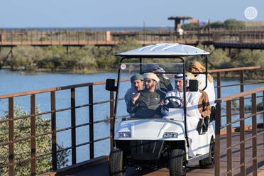 Sheikh Hamdan was briefed on the various services and facilities available to tourists while touring the new tourist site. (supply)