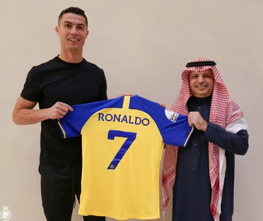 رئيس نادي النصر مسلي آل معمر مع رونالدو
