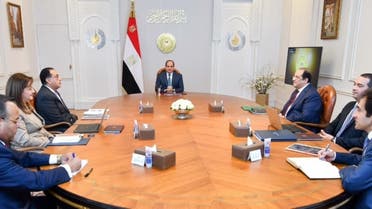 اجتماع الرئيس السيسي مع مسؤولين بالحكومة وصندوق مصر السيادي