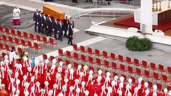 هزاران نفر در مراسم خاکسپاری «پاپ بازنشسته» شرکت کردند
