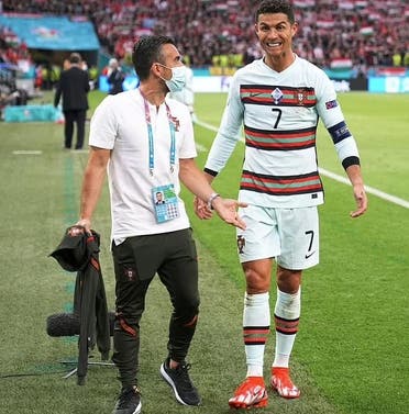 Regoff and Ronaldo in a match in Portugal