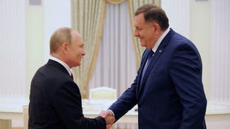 "أعلى وسام شرف".. زعيم أوروبي يكرم بوتين "لاهتمامه وحبه"