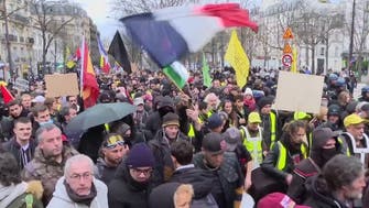  تظاهرات السترات الصفر تجبر الحكومة الفرنسية على تعديل قانون التقاعد