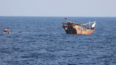 سفينة إيرانية محملة بالأسلحة للحوثيين سلمتها البحرية الأميركية إلى اليمن