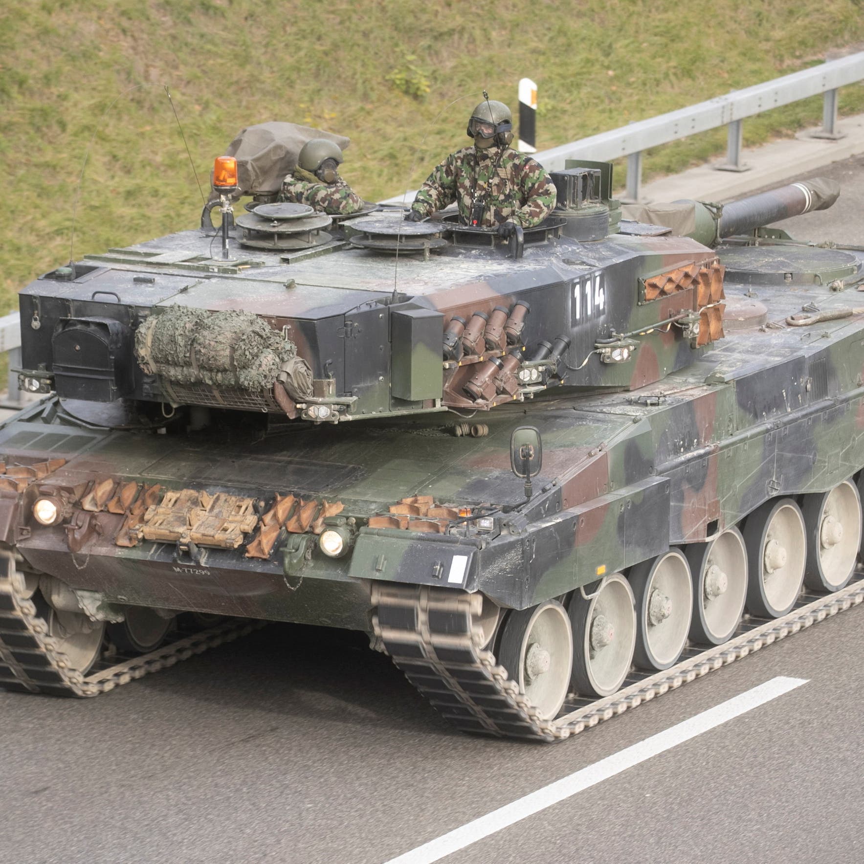 الكرملين يحذر ألمانيا من تسليم دبابات لكييف.. وبرلين: القرار سياسي بحت