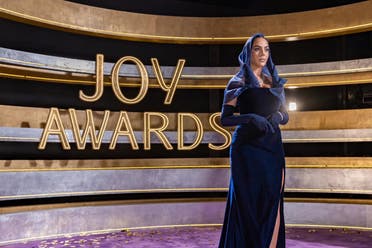 میڈیا کی شخصیت جارجینا روڈریگز الریاض میں جوائے ایوارڈز میں شریک ہیں۔ (ٹویٹر)