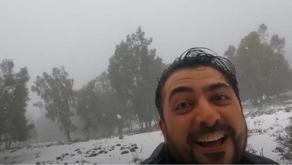 شاهد فرحة هستيرية لمؤثرين مصريين بالثلوج في الجزائر