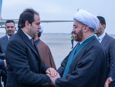 الشيخ ثائر السعدي يستقبل المستشار محمد عبد السلام في مطار النجف الاشرف