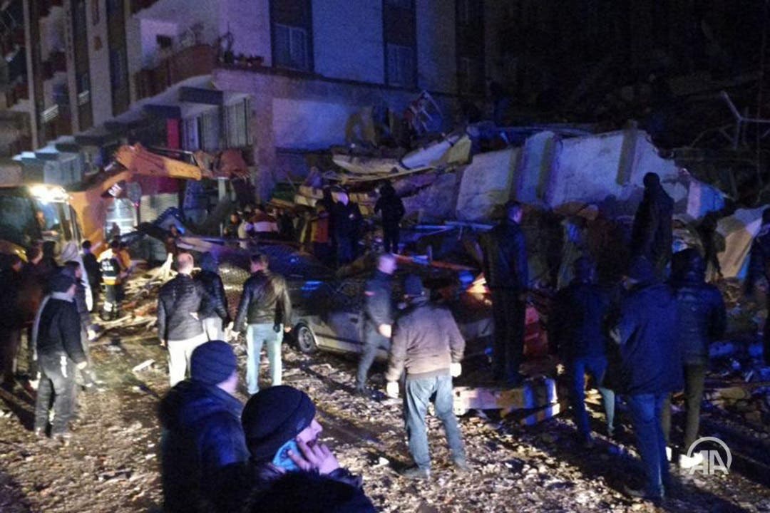 من الأضرار التي خلفها الزلزال في تركيا