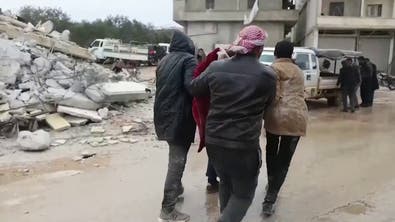 فيديو لانتشال رضيع يلخص مشهد زلزال سوريا