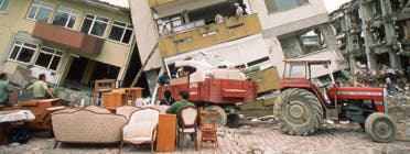 صورة لبنايات مهدمة بسبب الزلزال