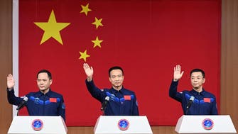China space crew completes first spacewalk mission