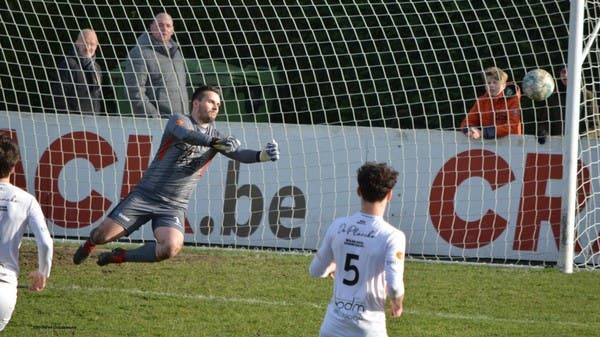 A Belgian goalkeeper saves a penalty kick… and dies immediately