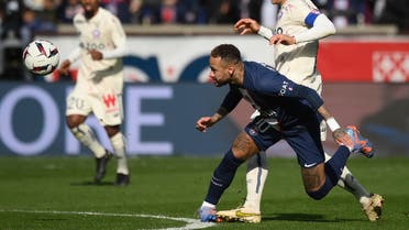 نيمار يتعرض لإصابة قوية أمام ليل في الدوري الفرنسي