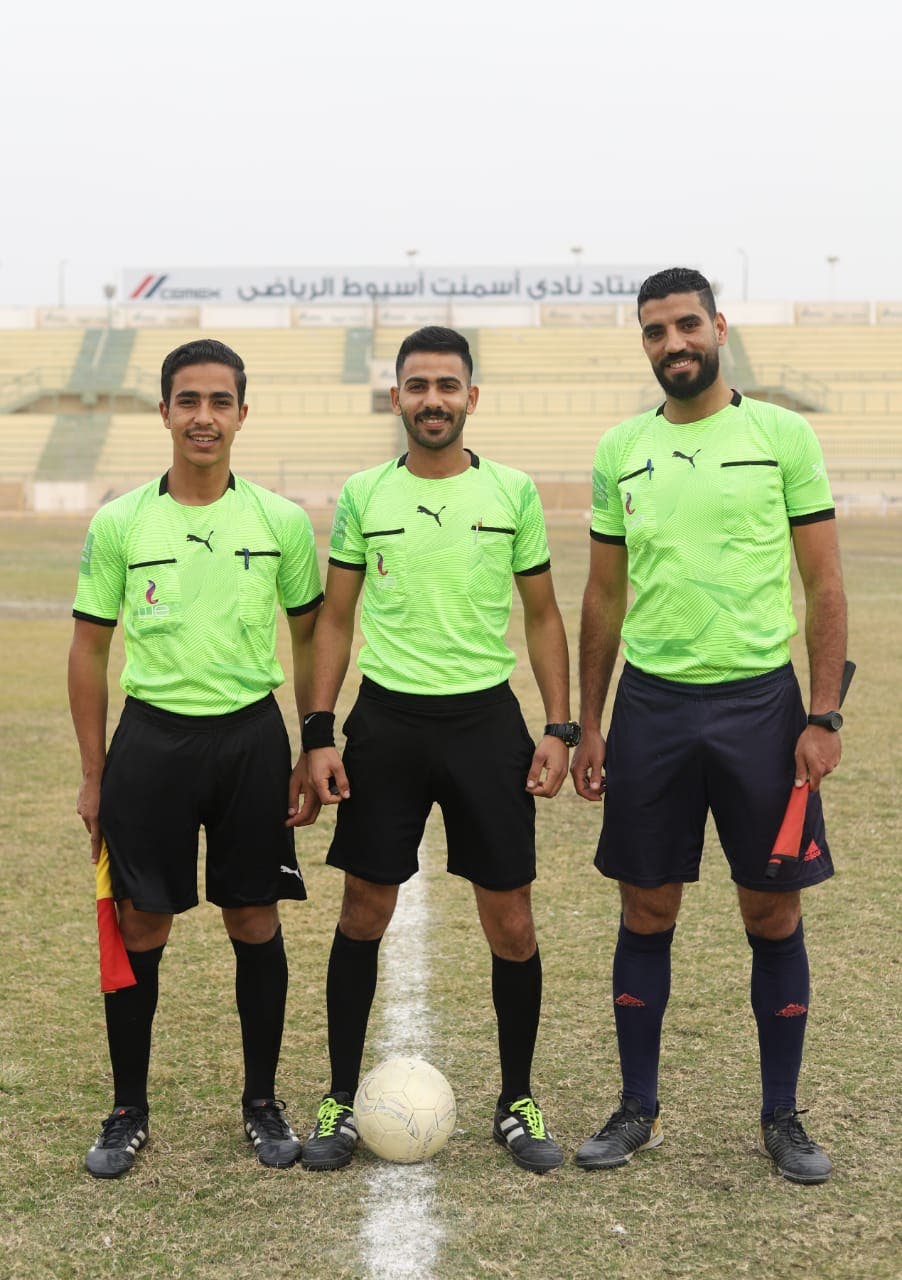 يحلم بالشارة الدولية