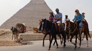 منطقة الأهرامات السياحة في مصر (رويترز) مناسبة 