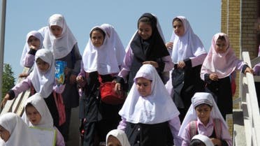 طالبات في احدى المدارس بإيران (أرشيفية- فرانس برس)