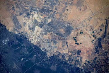 ابحث معنا عن الأهرامات في الصورة التي شاركتها وكالة الفضاء (الصورة نقلاً عن حساب