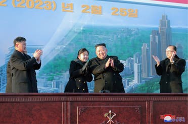 زعيم كوريا الشمالية وابنته (أ ف ب)