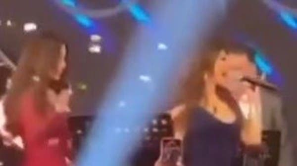 From the stage .. Elisa shocked Haifa Wehbe with a big surprise