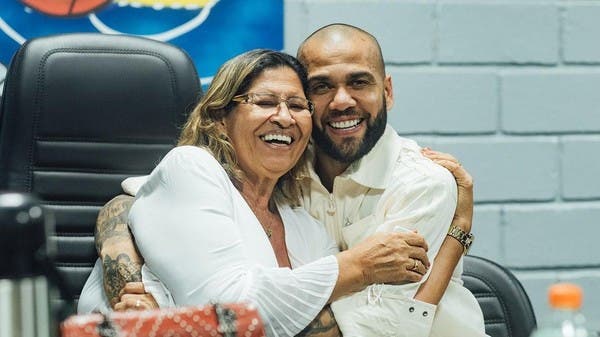 Alves’ mother breaks down: the traitors took my son from me