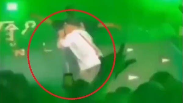 Shocking video.. Watch the death of a famous rapper in front of his audience on stage