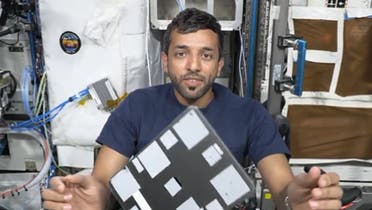 رائد الفضاء الإماراتي سلطان النيادي (صورة من الفيديو)