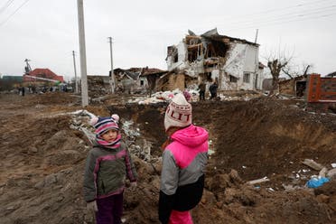 أطفال أوكرانيون من خارج كييف - رويترز