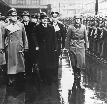 صورة لمولوتوف أثناء استقباله ببرلين