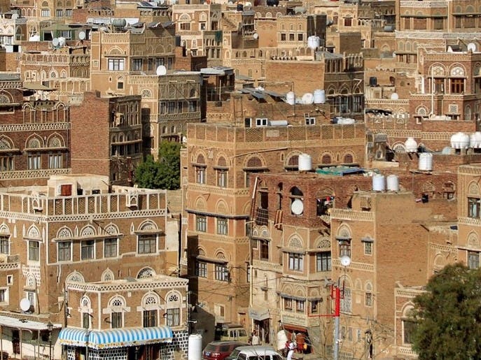 "مذبحة" في صنعاء.. ميليشيا الحوثي تهدم أسواقاً تاريخية