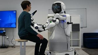 جرمنی میں ہیلتھ ورکرز کی کمی کے باعث "گارمی" روبوٹ بزرگوں کی دیکھ بھال کرنے لگا