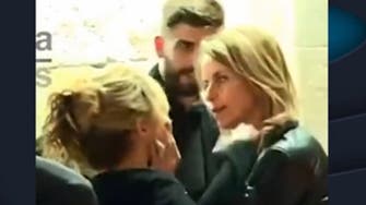 فيديو "قبيح"..شاهد ماذا فعلت والدة بيكيه بشاكيرا وسط الشارع