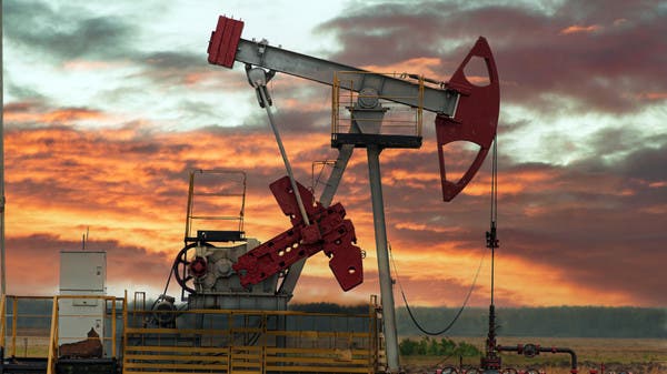 النفط يسجل مكاسب للأسبوع السادس مع تقلص المعروض العالمي
