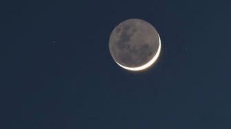 مریخ اور چاند کے ملاپ کا دلکش منظر جسے عام آنکھ سے دیکھا گیا